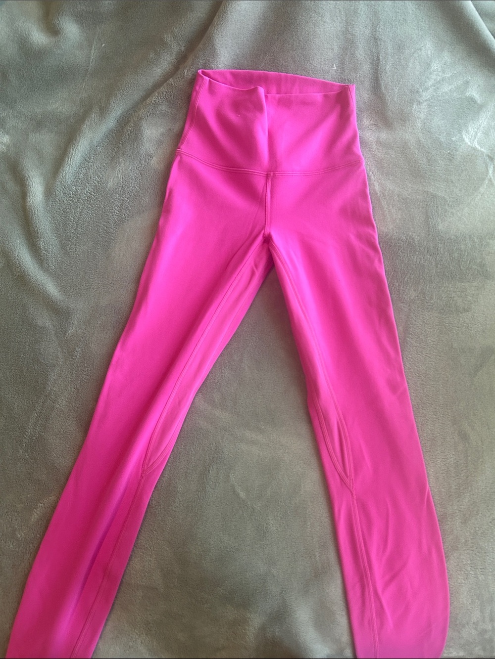 Lululemon align high rise leggings in hot pink size 0